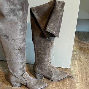 Elegant Brown Suede Knee-High Boots